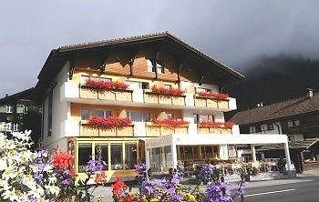 Hotel Kruezli - Dapi 1914 Sedrun Exterior foto