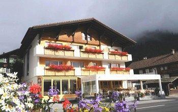 Hotel Kruezli - Dapi 1914 Sedrun Exterior foto